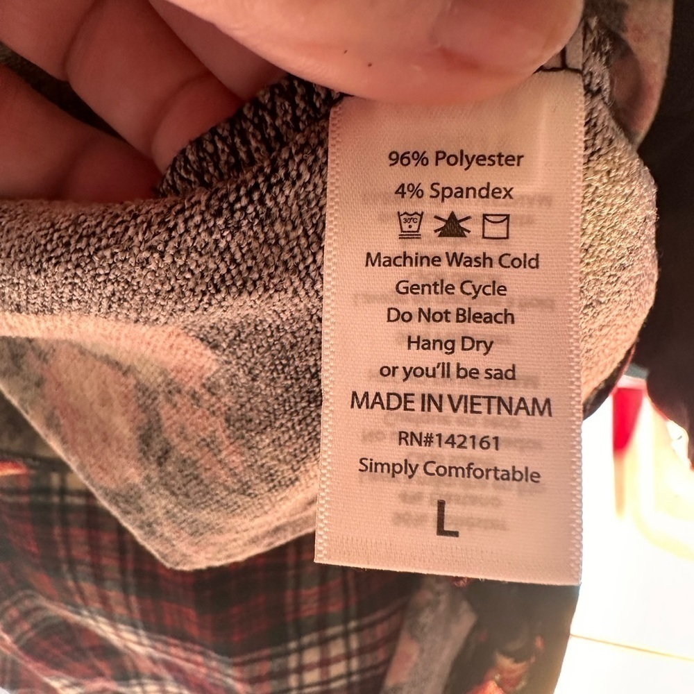 Lularoe large black Sarah cardigan with roses ex-retailer‎ stash.Worn for pics . - Picture 7 of 7